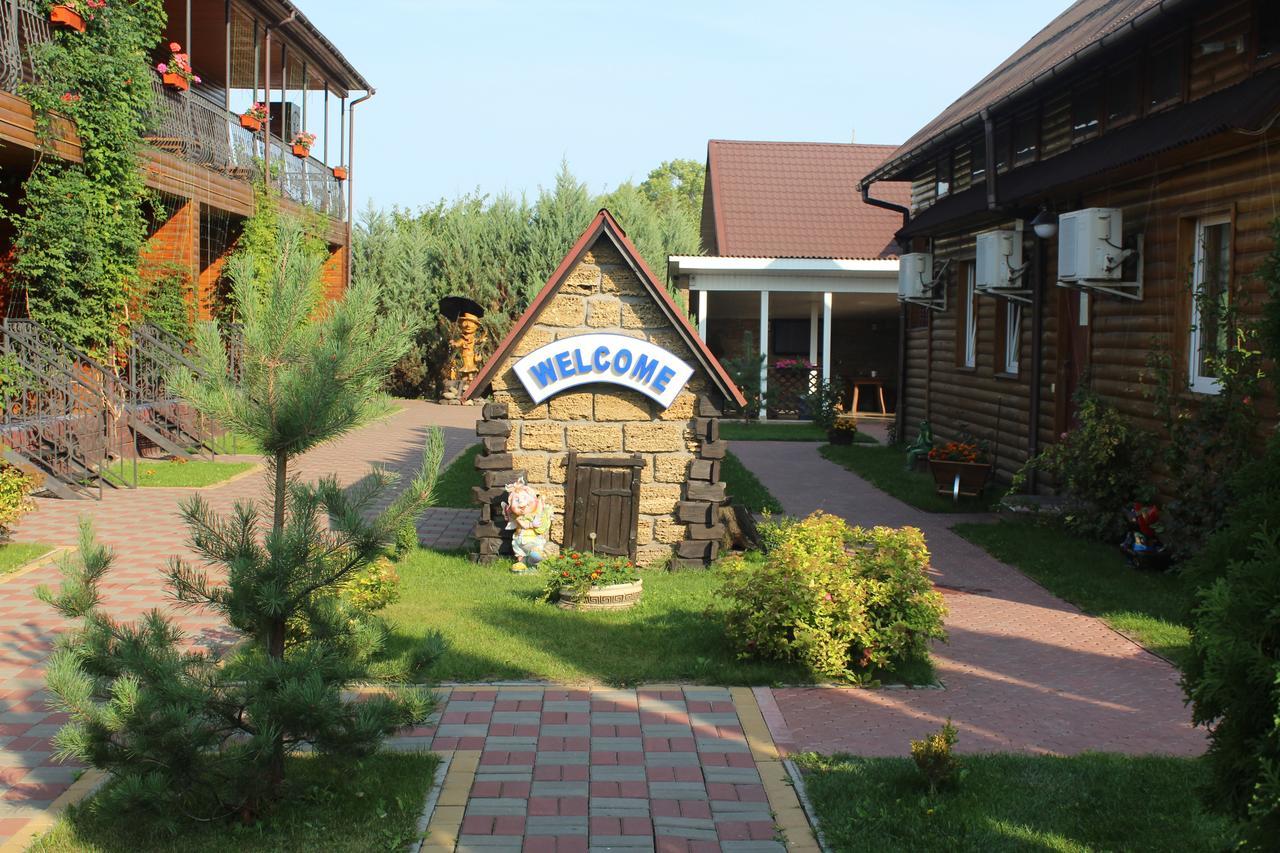 Hotel-Complex Mizh Triokh Ozer Svityaz' Bagian luar foto