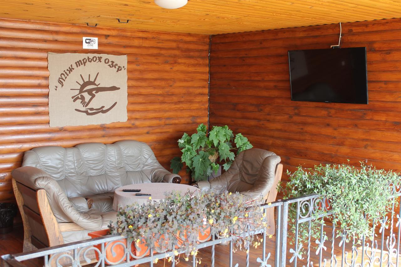 Hotel-Complex Mizh Triokh Ozer Svityaz' Bagian luar foto