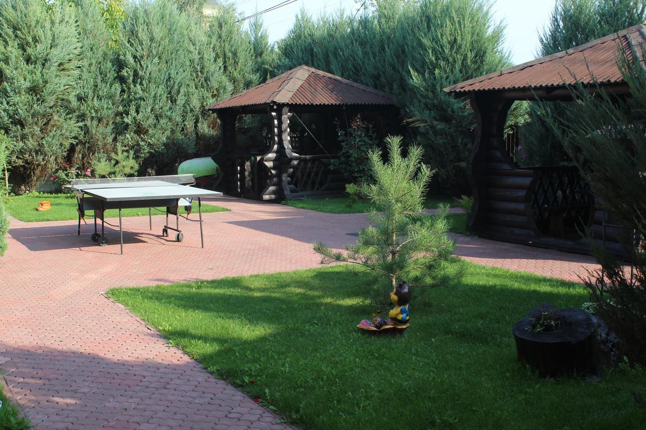 Hotel-Complex Mizh Triokh Ozer Svityaz' Bagian luar foto